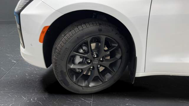 New 2027 Bright White Clearcoat Chrysler Limited image 37