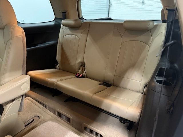 Used 2011 White GMC Denali image 26