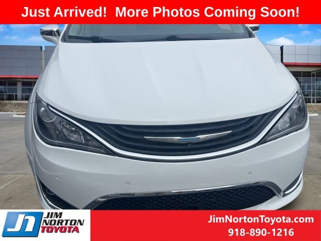 Used 2020 Chrysler Pacifica Limited with VIN 2C4RC1GG3LR209105 for sale in Tulsa, OK