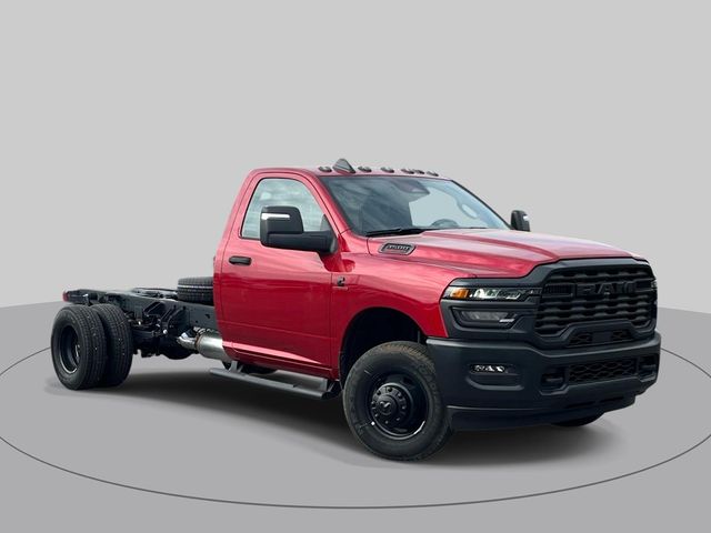 Molten Red Pearlcoat 2025 RAM 3500 Chassis Pickup Truck Four-Wheel Drive 8-Speed Automatic