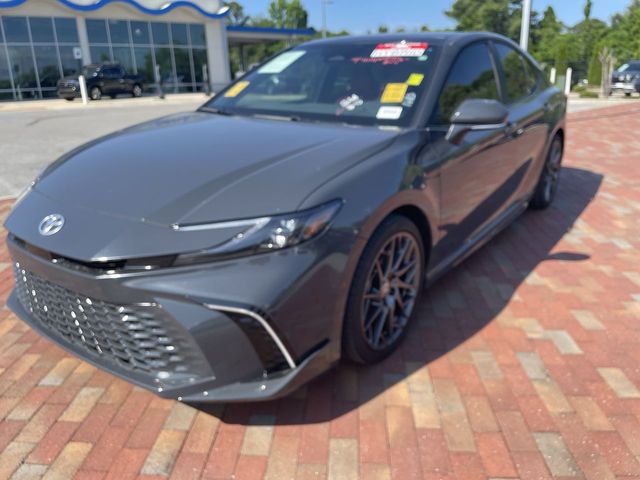 2025 Toyota Camry XSE Hybrid's photo