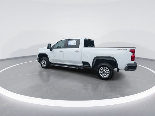 Used 2025 White Chevrolet LT image 6