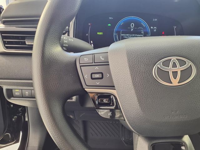 2025 Toyota Camry LE photo