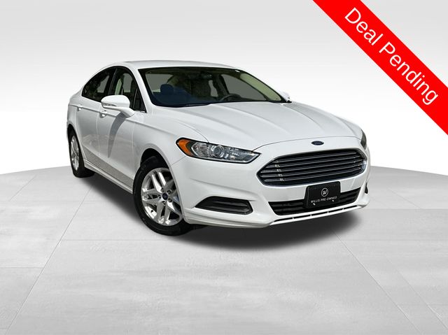 Oxford White 2016 Ford Fusion Sedan Front-Wheel Drive 6-Speed Automatic