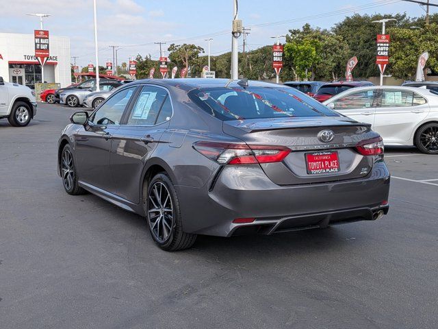 2024 Toyota Camry SE - Photo 11