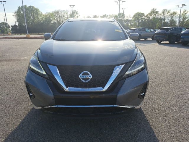 Used 2019 Gray Nissan Platinum image 3