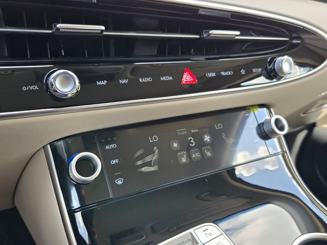 2027 Genesis Gv70