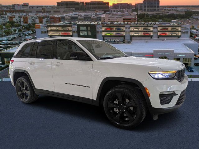 Bright White Clearcoat 2025 Jeep Grand Cherokee SUV / Crossover 4X2 8-Speed Automatic