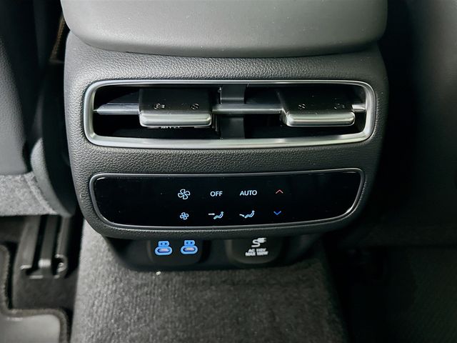 Thumbnail: 2026 Genesis GV70 - 18