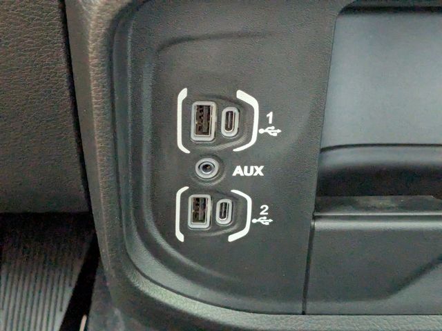 2024 Ram 3500 Chassis Tradesman/SLT/Laramie/Limited