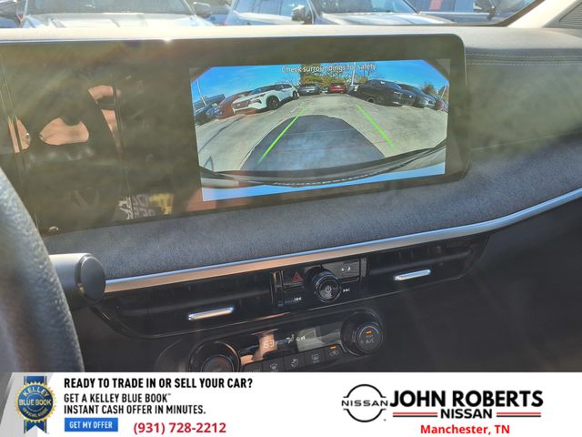 View vehicle photo 7