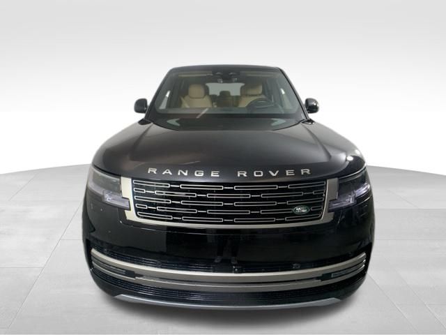 2025 Land Rover Range Rover SE 9