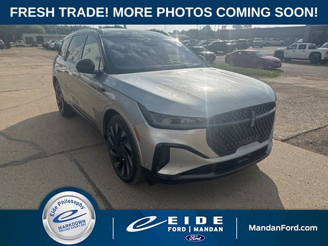 Silver Radiance Metallic Clearcoat 2024 Lincoln Nautilus Hybrid Reserve AWD SUV / Crossover All-Wheel Drive Continuously Variable Transmission