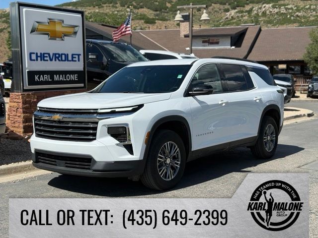 White 2025 Chevrolet Traverse SUV / Crossover Four-Wheel Drive 8-Speed Automatic