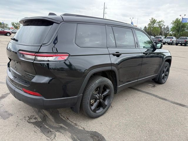 2022 Diamond Black Crystal Pearlcoat Jeep Grand Cherokee L Limited 4X4 SUV