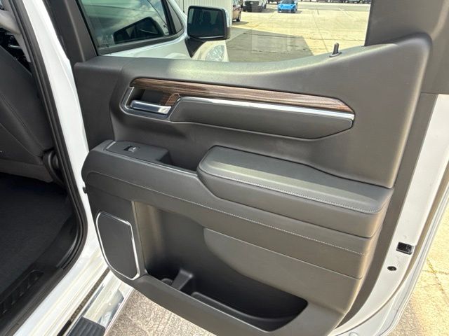 2023 Chevrolet Silverado 1500 LT:L44120A
