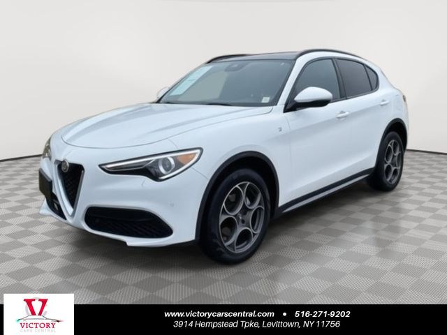 Alfa White 2023 Alfa Romeo Stelvio Ti AWD SUV / Crossover All-Wheel Drive 8-Speed Automatic