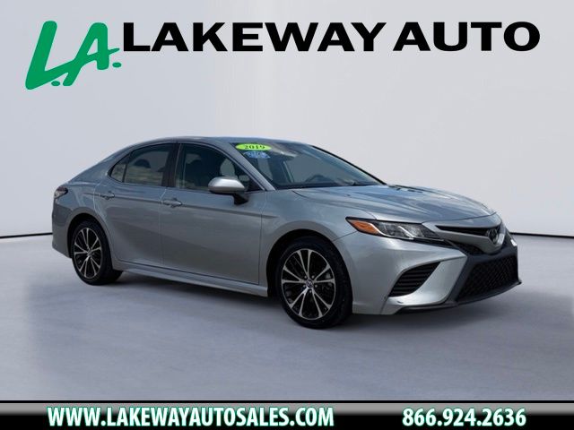 Celestial Silver Metallic 2019 Toyota Camry Sedan Front-Wheel Drive 8-Speed Automatic