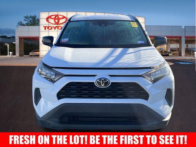 2021 Toyota RAV4 LE 2