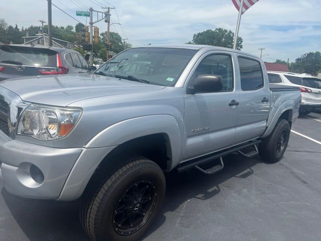 Silver Streak Mica 2011 Toyota Tacoma PreRunner Double Cab Pickup Truck 4X2 4-Speed Automatic Overdrive