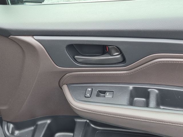 Used 2024  Honda EX-L image 32