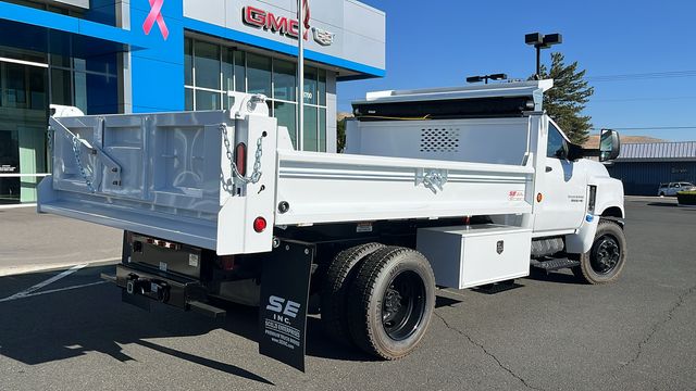 2023 Chevrolet Silverado 5500HD Work Truck 2