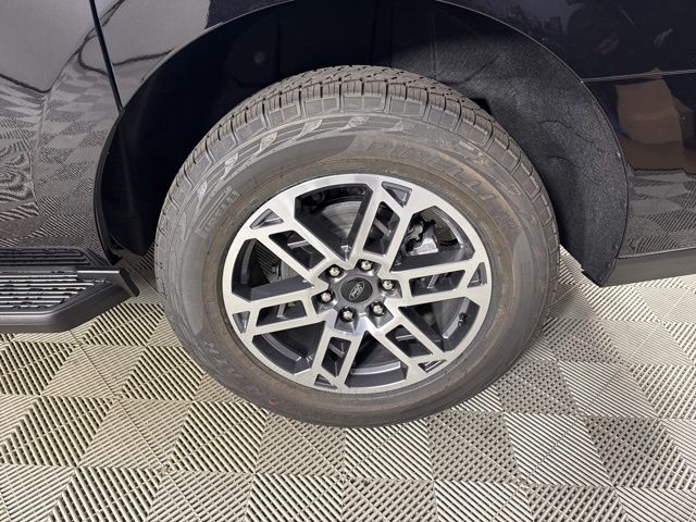 2025 Agate Black Metallic Ford Expedition Max 4X4 SUV