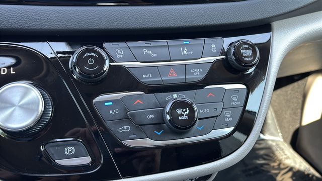 Used 2024 Silver Chrysler Touring L image 30