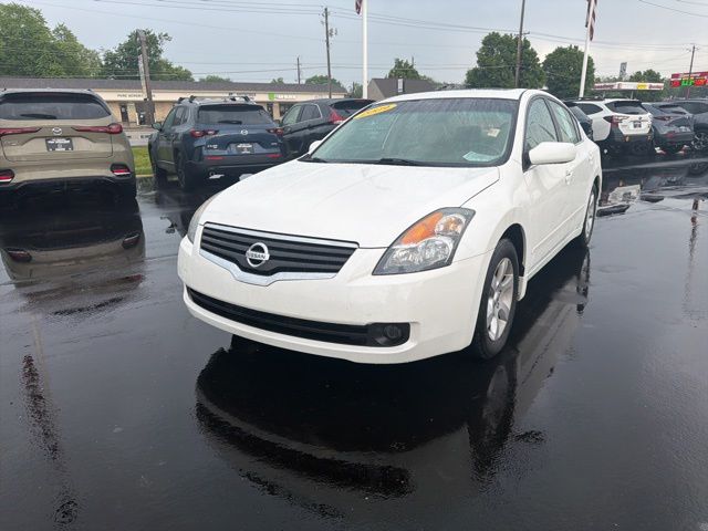 Used 2009 White Nissan 2.5 SL image 18