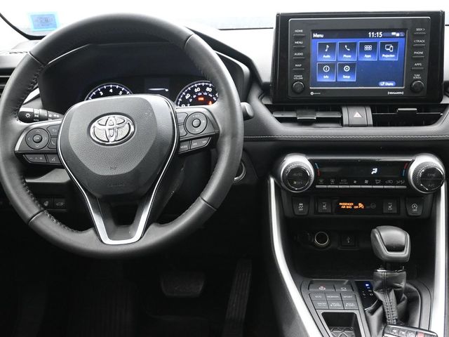 2021 Toyota RAV4 XLE 24