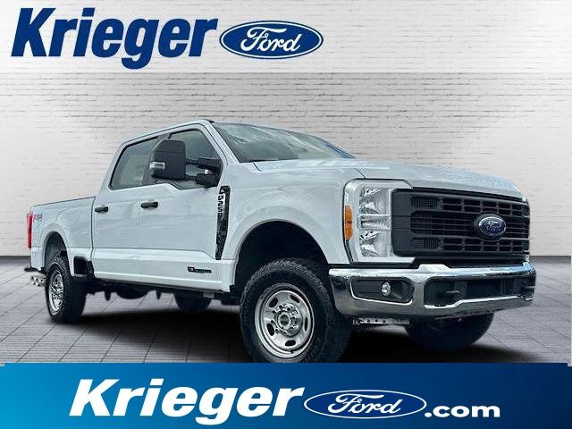 Oxford White 2023 Ford F-250 Super Duty XL Crew Cab 4WD Pickup Truck Four-Wheel Drive Automatic