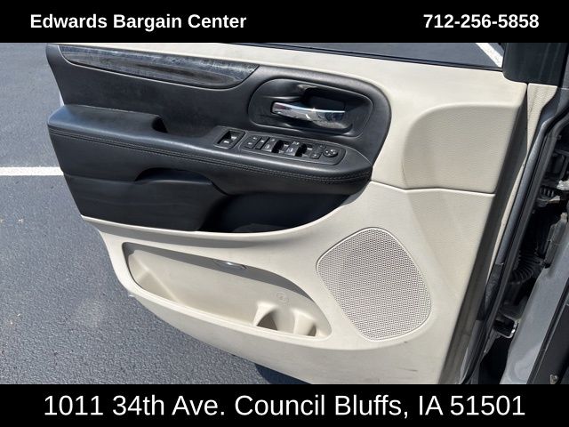 2015 Dodge Grand Caravan SXT photo