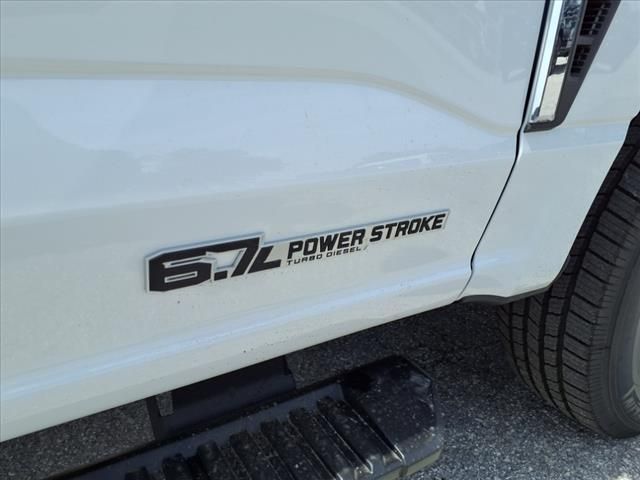 2025 Ford F-350SD XL photo