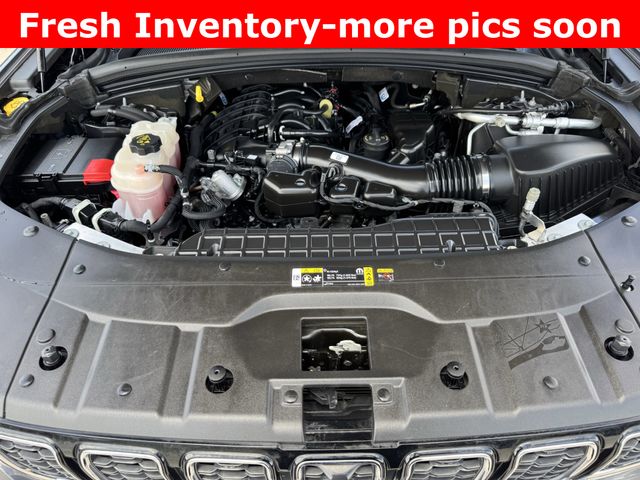 2023 Jeep Grand Cherokee L Limited Gray at Community Kia