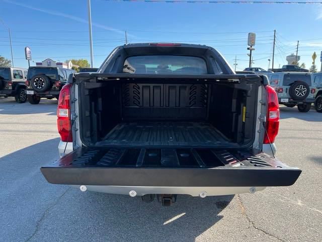 2011 Chevrolet Avalanche 1500 LTZ 10