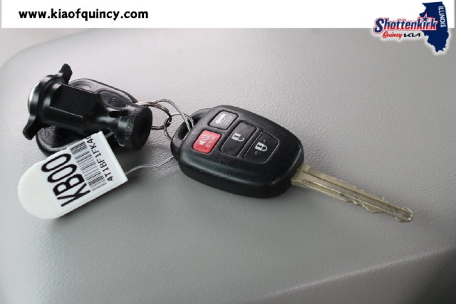 Used 2016 Toyota Camry Sedan