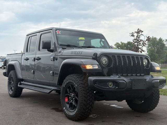 Gray Clearcoat 2021 Jeep Gladiator Pickup Truck Four-Wheel Drive 8-Speed Automatic