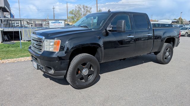 Onyx Black 2011 GMC Sierra 2500HD Denali Crew Cab 4WD Pickup Truck Four-Wheel Drive 6-Speed Automatic