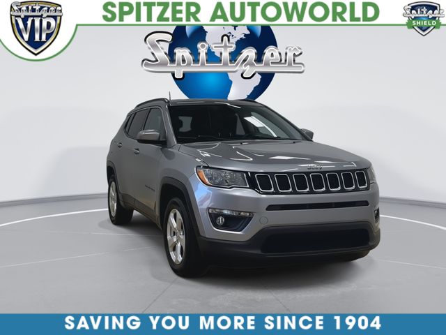 Used 2021 Silver Jeep Latitude image 3