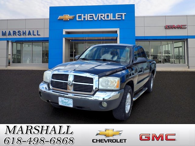 Black Clearcoat 2005 Dodge Dakota Pickup Truck Four-Wheel Drive 5-Speed Automatic