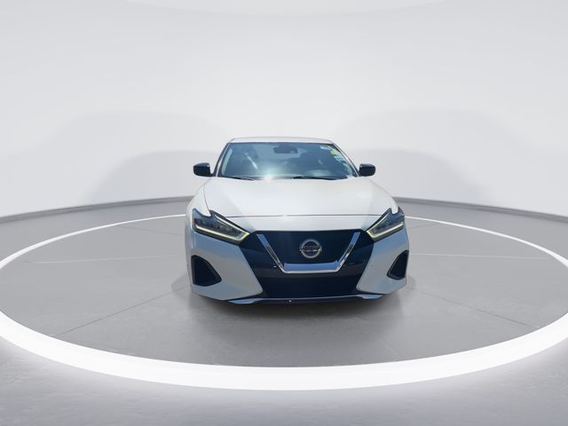 Used 2020 White Nissan 3.5 S image 3