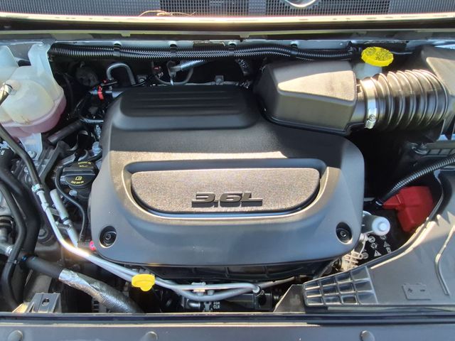 Used 2024 Silver Chrysler Touring L image 37