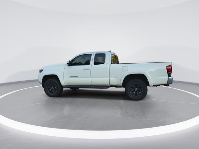 Used 2020 White Toyota SR5 image 6