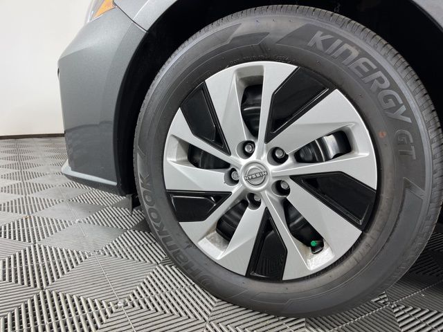 2025 Gun Metallic Nissan Altima 2.5 S FWD Sedan