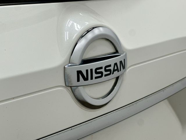 2019 Nissan Rogue SL White at Subaru and VW of Moon Township