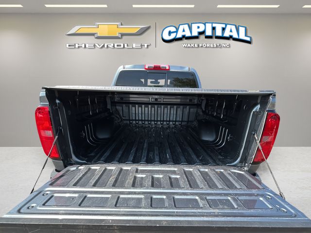 Used 2022 Gray Chevrolet Z71 image 32