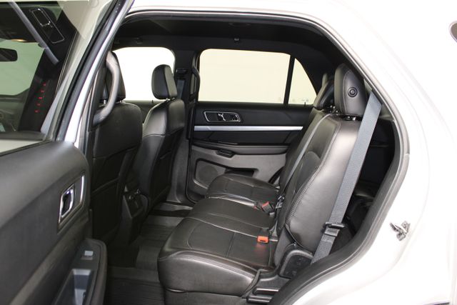 2018 Ford Explorer XLT photo