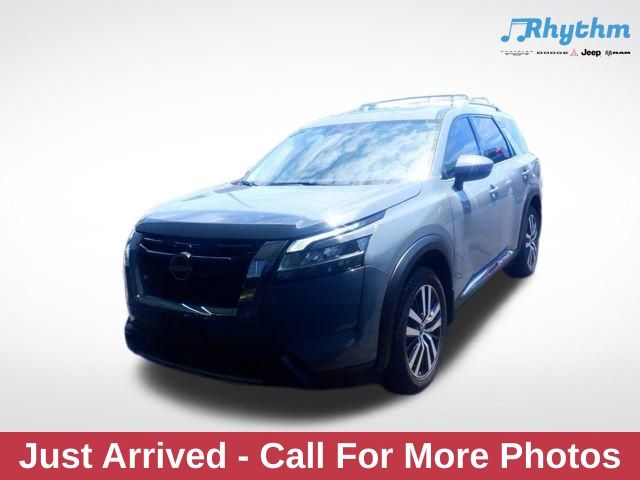 Boulder Gray Pearl 2023 Nissan Pathfinder Platinum FWD SUV / Crossover Front-Wheel Drive 9-Speed Automatic