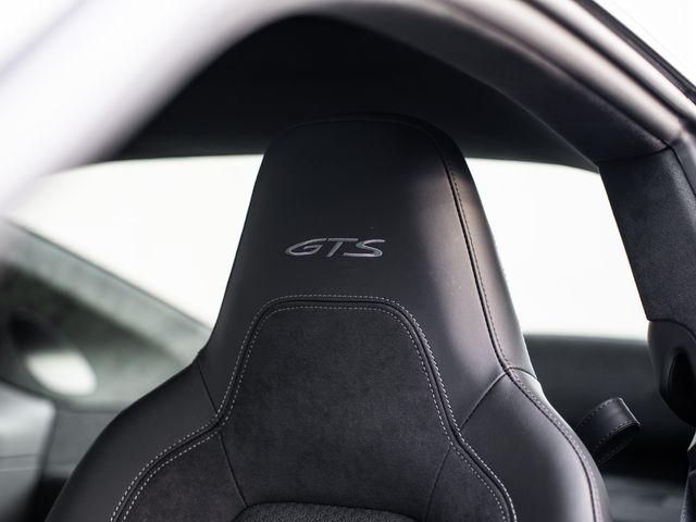 Certified Used 2025  Porsche Carrera 4 GTS image 19