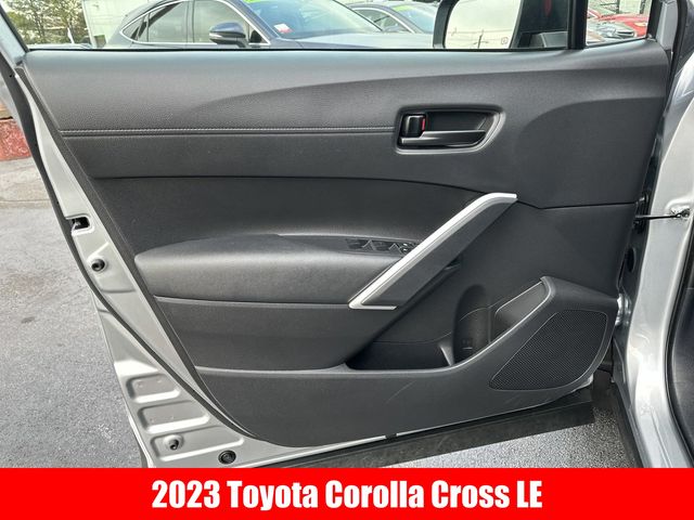 2023 Toyota Corolla Cross LE 4